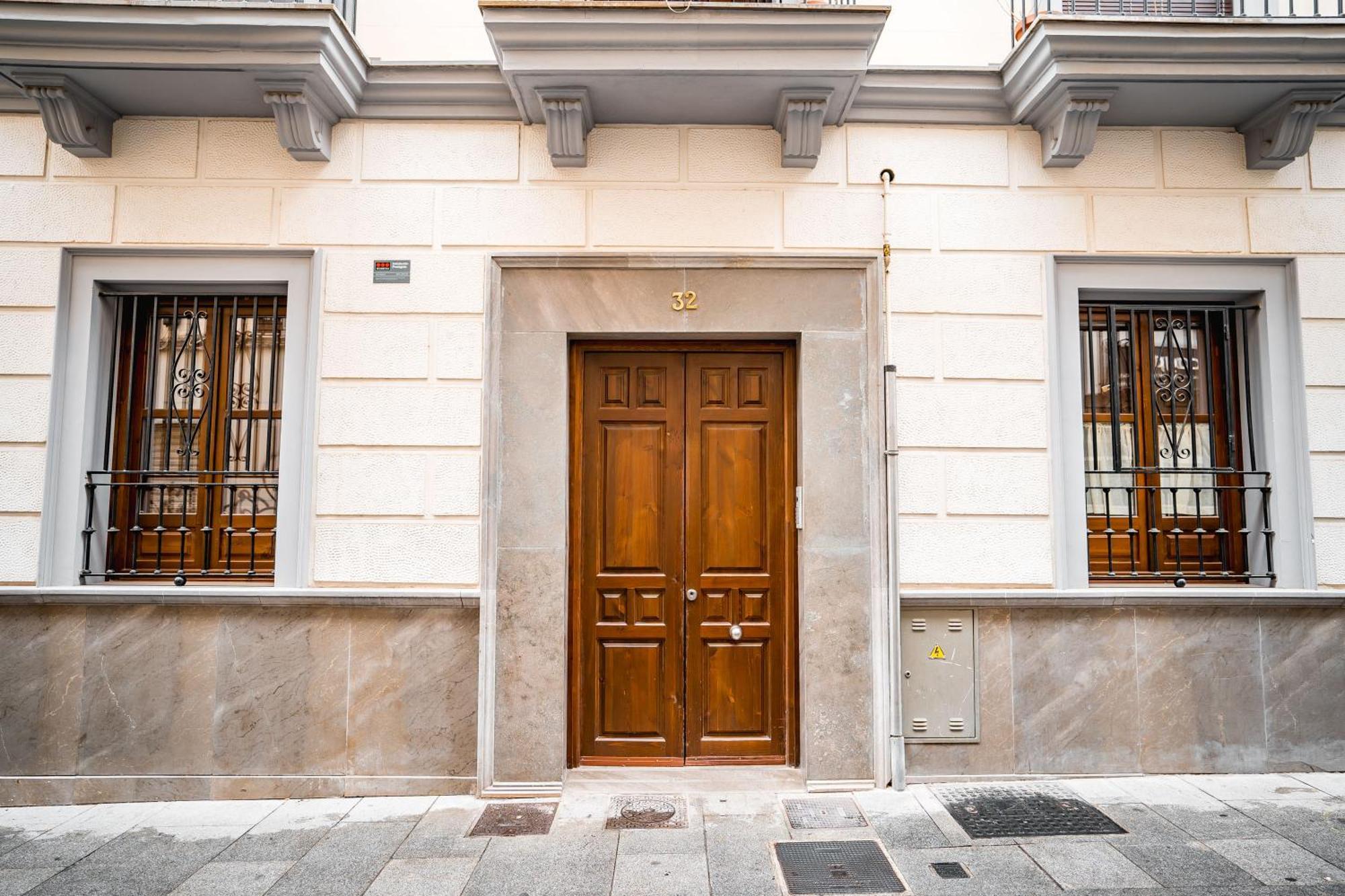 Ferienwohnung Qh Plaza De La Trinidad Granada Exterior foto